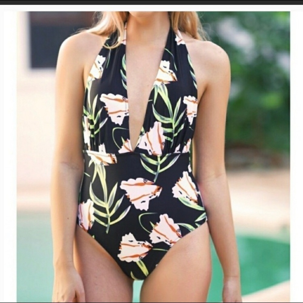 NWT Cupshe Swimsuit - Size Large